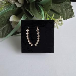 Aranyszínű, strasszköves, hullámos fülbevaló