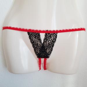Egyedi készítésű piros-fekete csipkés nyitott tanga bugyi