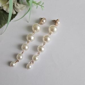 Fehér gyöngyös, hosszú lógós fülbevaló