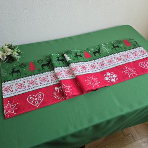 Fenyőfa, rénszarvas mintás karácsonyi asztalközép, asztali futó, terítő