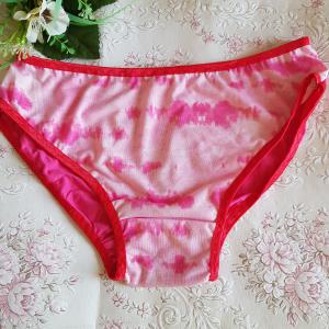 Hagyományos fazonú, rózsaszín pamut bugyi