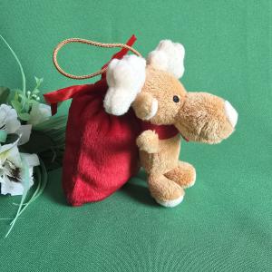 Karácsonyi ajándéktasak rénszarvas plüss dísszel