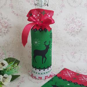 Karácsonyi, fenyőfa, rénszarvas mintás zsák, textil ajándéktasak borokhoz