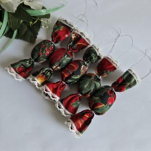 Karácsonyi mintás textil szaloncukor karácsonyfadísz, karácsonyi dekoráció