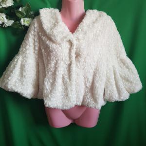 Kb. S-es Törtfehér, rózsa mintás menyasszonyi szőrme boleró, alkalmi kiskabát