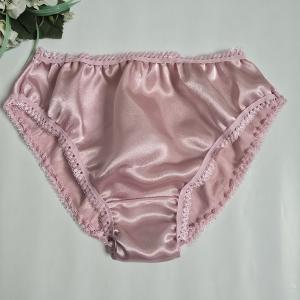 L-es / 44-es Hagyományos fazonú szatén bugyi – púder-púder