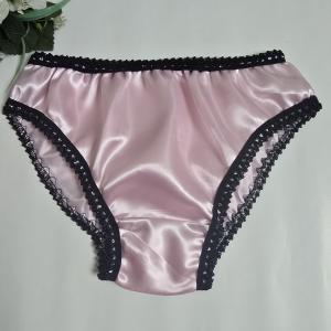 M-es / 40-es Hagyományos fazonú szatén bugyi – rózsaszín-fekete