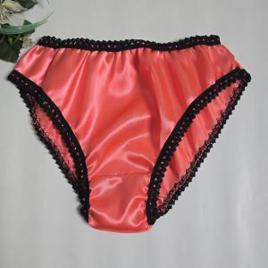 M-es / 42-es Hagyományos fazonú szatén bugyi – korall-fekete