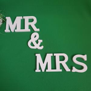 Mr & Mrs asztali dísz, esküvői dekoráció - 2. osztály