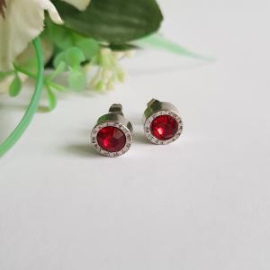 Piros strasszköves római számokkal díszített fülbevaló