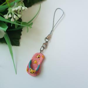 Rózsaszínű, maci díszes papucs alakú mobildísz, függődísz, táskadísz