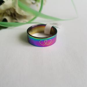 Szivárvány színű, szív mintás gyűrű