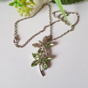 Zöld strasszköves pillangó medálos nyaklánc