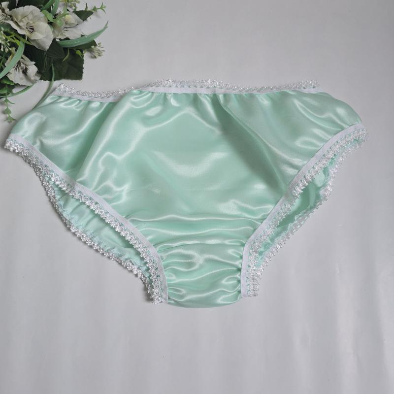 XL-es / 50-es Hagyományos fazonú szatén bugyi – mentazöld-fehér