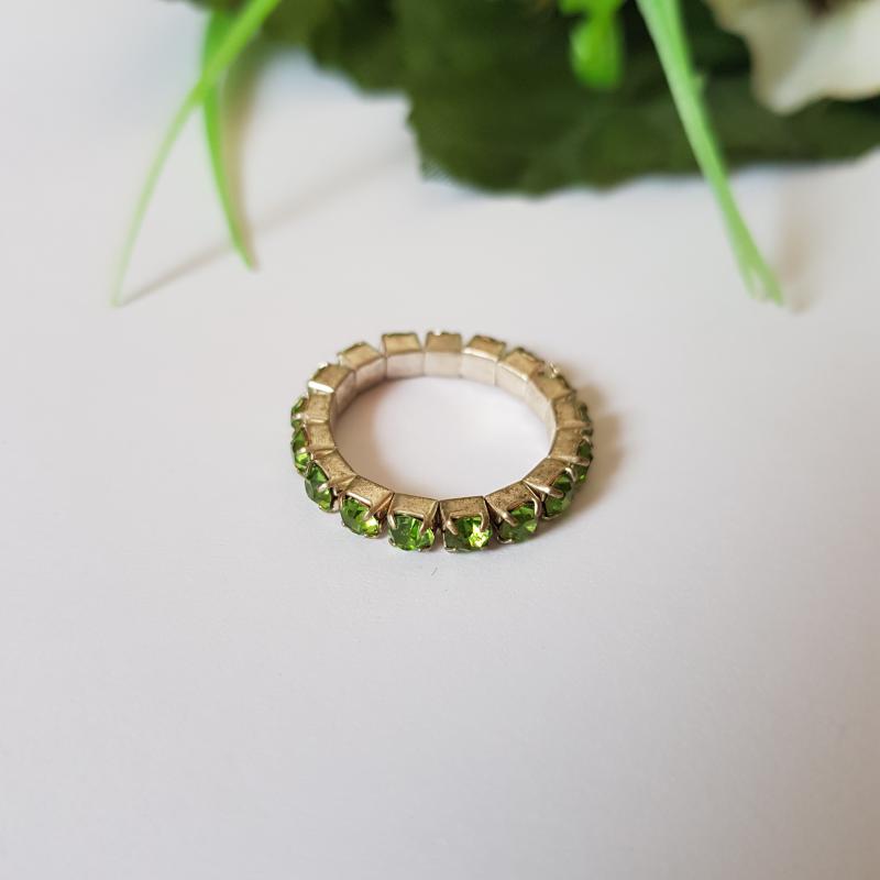 Zöld strasszköves rugalmas gyűrű