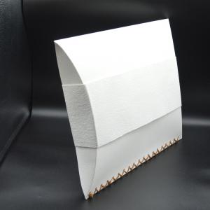 Lebomló urna szórópárna - környezetbarát fehér színbe pántos