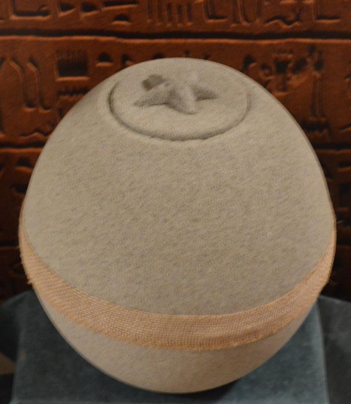 Lebomló bio gömb urna csillagos tetővel