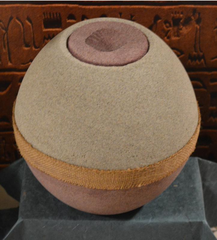 Lebomló bio gömb urna kagylós tetővel