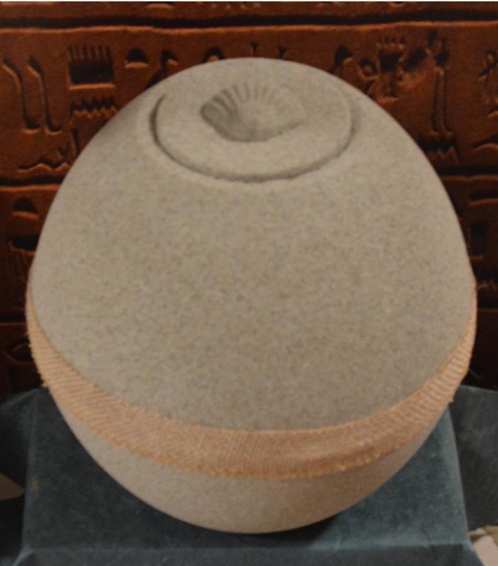 Lebomló bio gömb urna kagylós tetővel