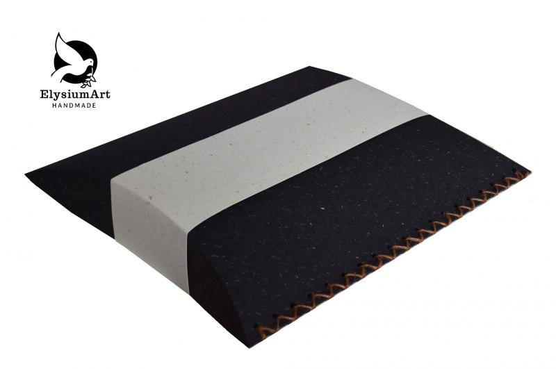 Lebomló urna hajós vízi temetés - Midnight