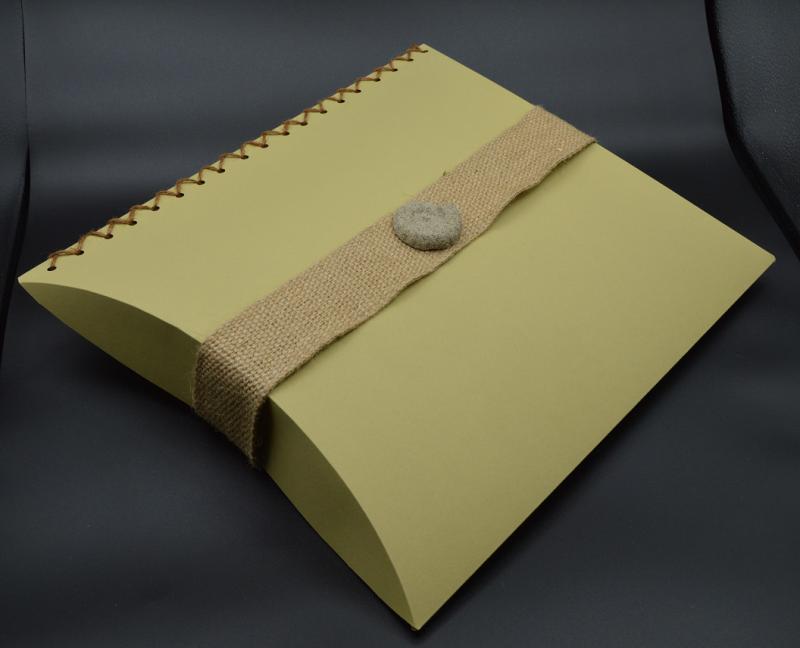 Lebomló vízi urna szórópárna tengeri csiga dísz olíva színben