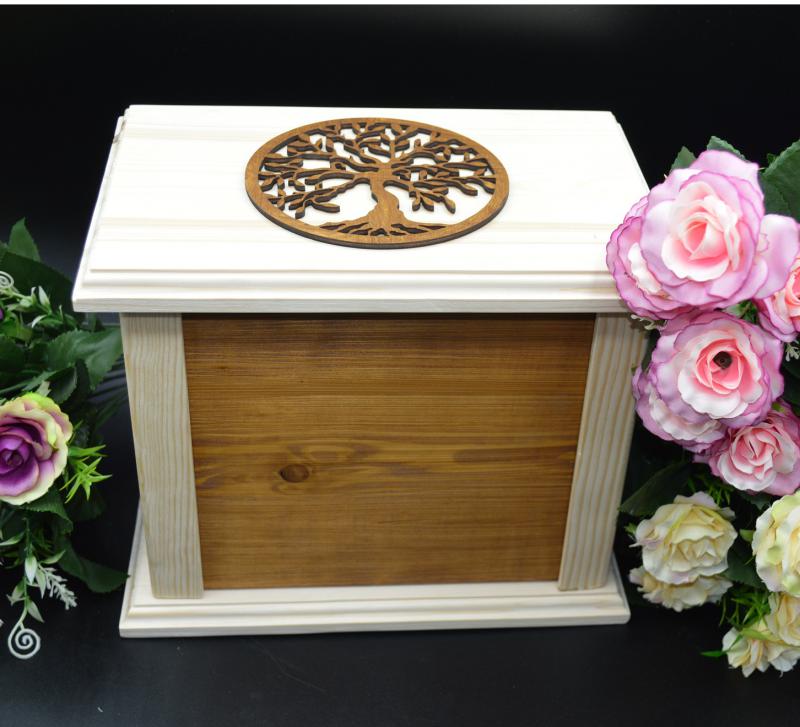 Tömör fa urna, dísz urnakoporsó dió színben, életfa tető szimbólummal