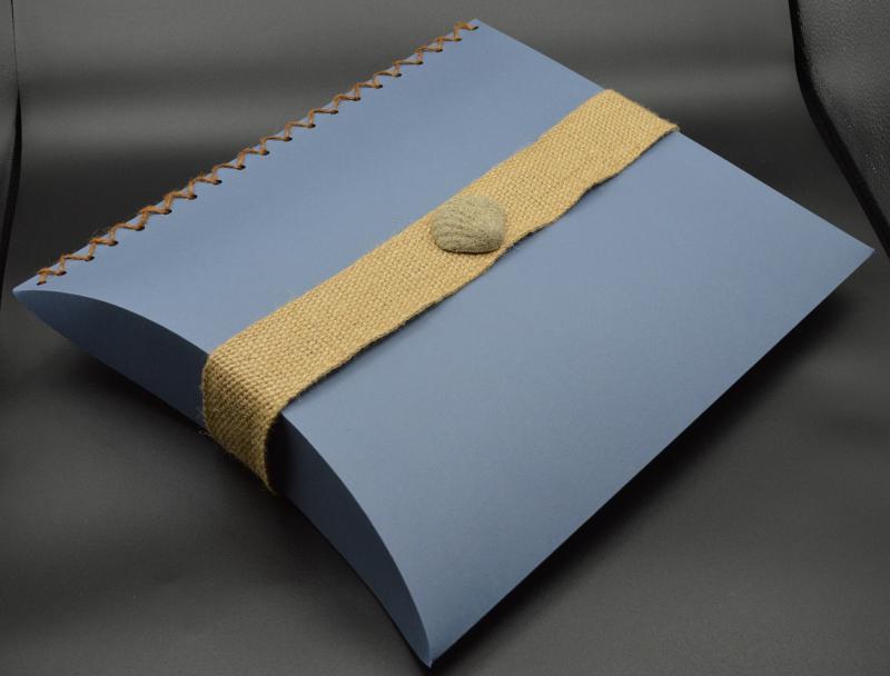 Urna szóró párna - Levendula színben kagylós