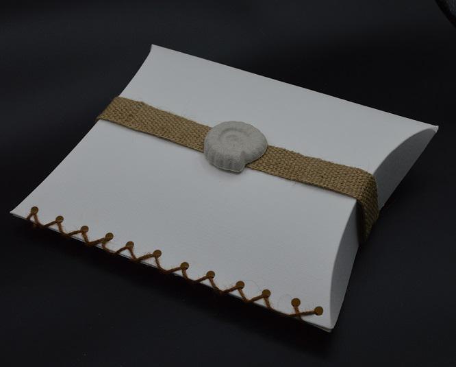 Urna szórópárna -  kis méret tengeri fehér csiga dísz