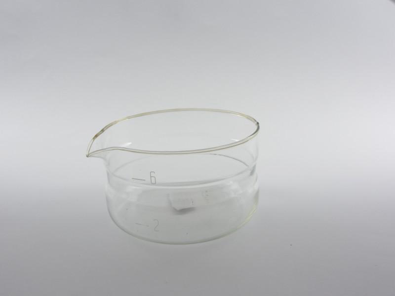 611 üvegedény, szereletlen