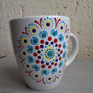 Egyedi kerámia bögre - színes, mandala mintával