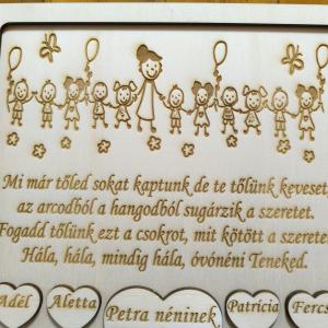 Egyedi fa emléktábla