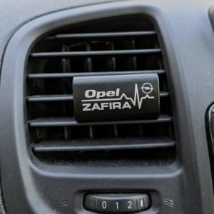 Egyedi gravírozott autóillatosító