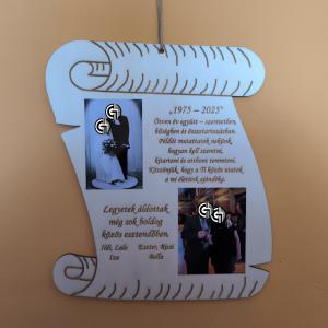 Papirusz tekercs fa tábla fényképpel
