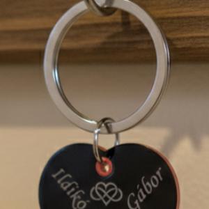 Szív kulcstartó – Antracit és piros