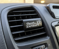 Egyedi gravírozott autóillatosító