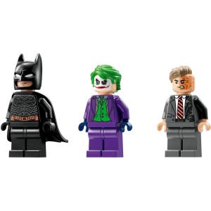 LEGO® DC - Batman™ Tumbler vs. Kétarc™ és Joker™ | #76303