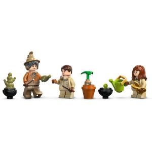 LEGO® Harry Potter™ - Roxfort™ kastély: Gyógynövénytanóra | #76445