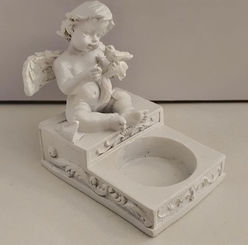 Angyalos mécsestartó poly 9cm magas fehér