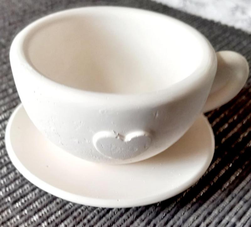 Csészike gipsz figura