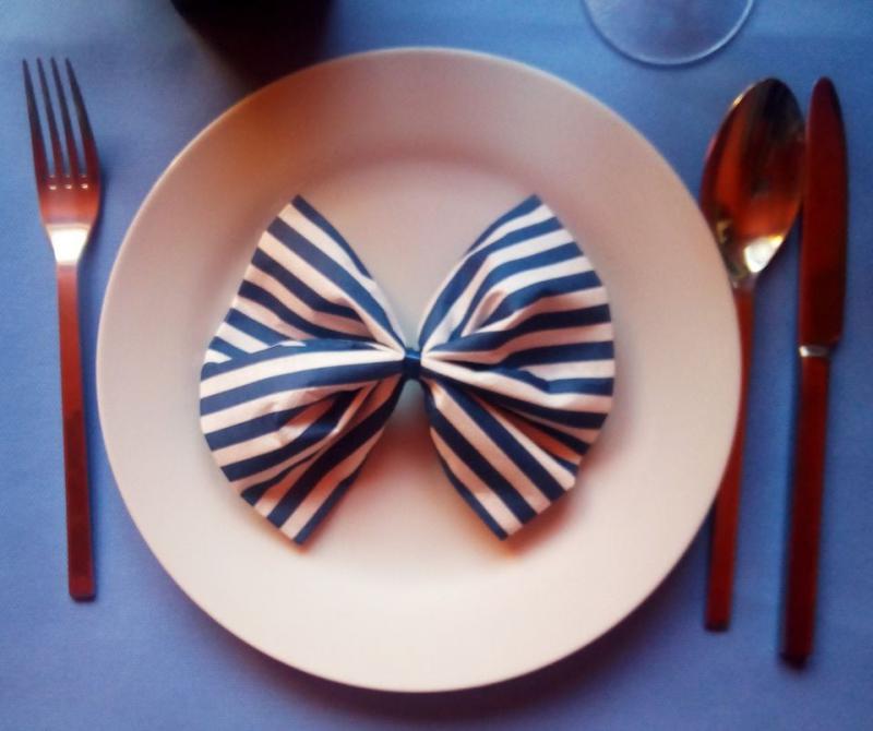 Csokornyakkendő mintás