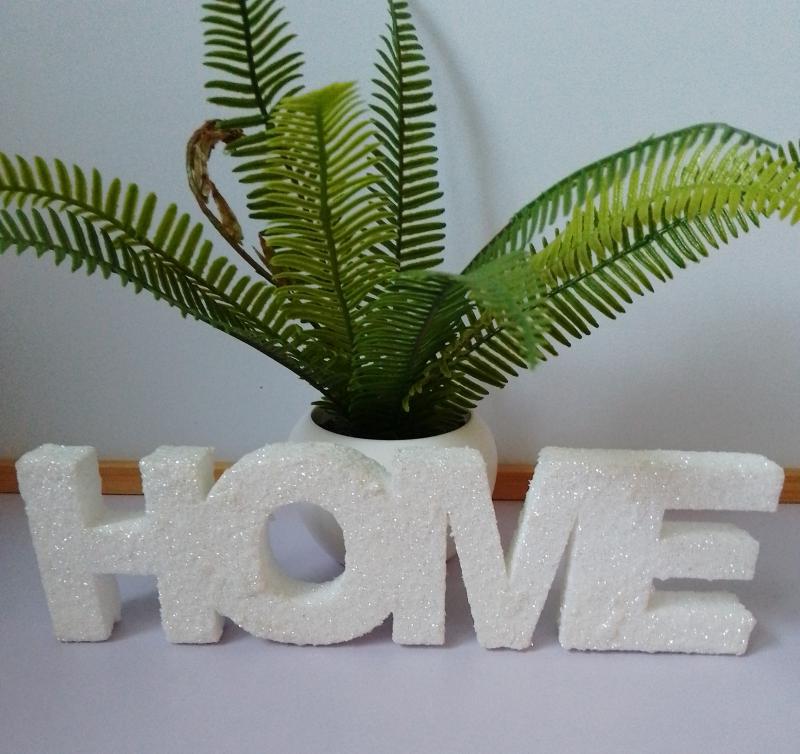 Dekor műanyag HOME felirat fehér glitteres 25x7x2cm