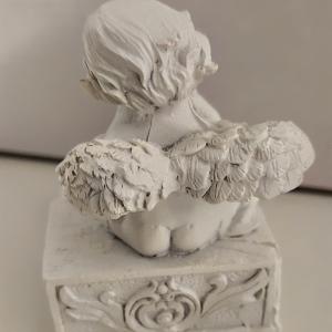 Angyalos mécsestartó poly 9cm magas fehér