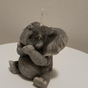 Elefánt alakú gyertya 10x10 cm