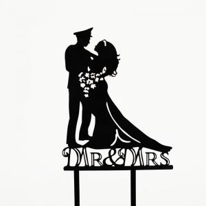 Esküvői tortadísz – vintage katona és menyasszony fekete