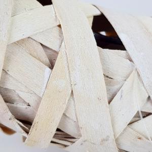 Háncskoszorú fémvázon 23cm