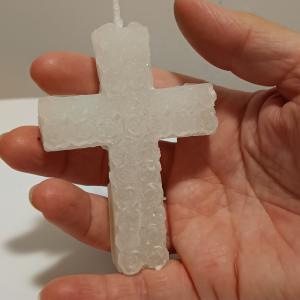 Kereszt rózsa motívumokkal