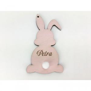 Színes Húsvéti nyuszi egyedi gravírral 8,4x4,6 cm