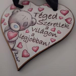 Valentin Napi Ajándék - Szerelmes Ajándék - Téged Szeretlek – Szív Akasztóval macis