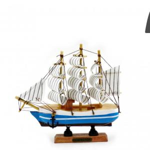 Vitorlás Hajó Dekoráció – 16 cm (Választható Típus)
