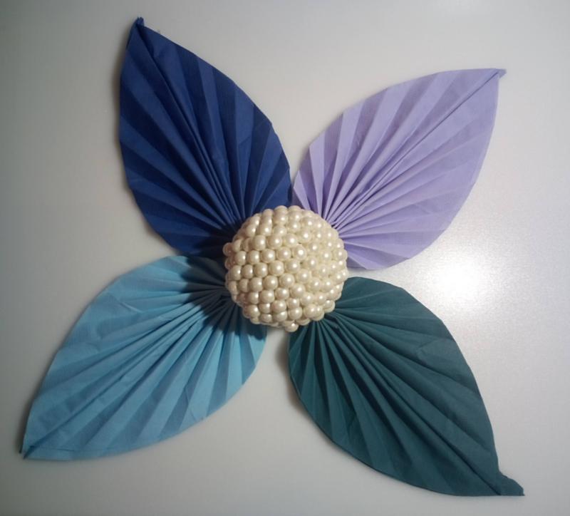 Falevél hajtogatott szalvéta tissue